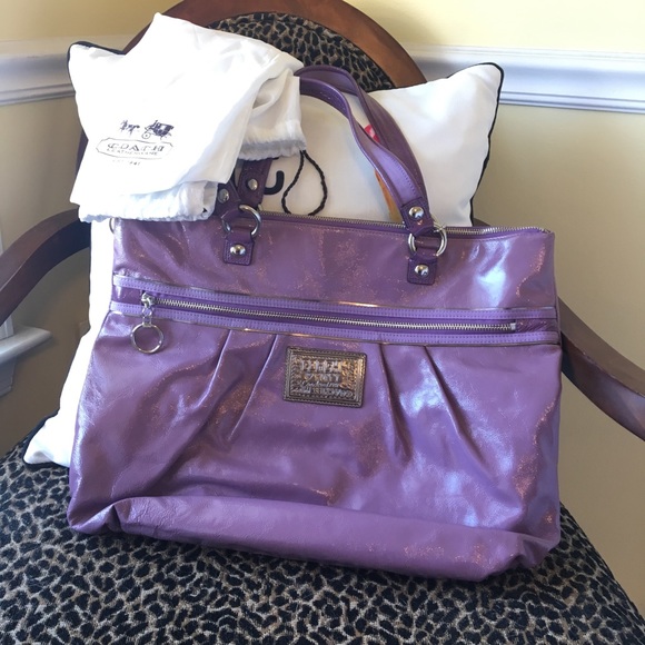 Gently used (like new) coach tote - Picture 2 of 8